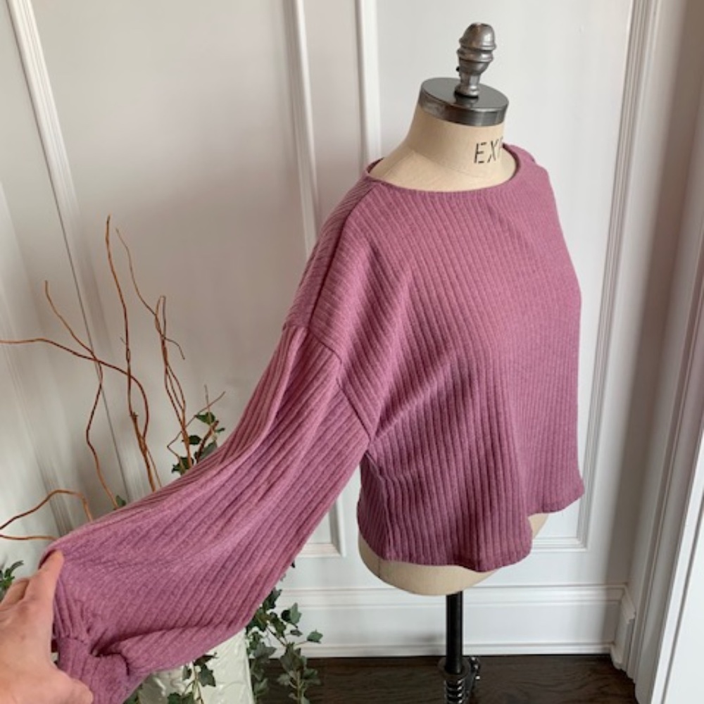 Forever 21 NW0T Balloon Sleeve Knit Top - Picture 5 of 14